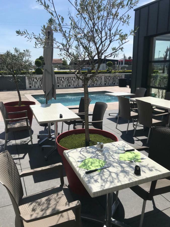 The Originals City, Hotel Helios, Roanne Nord Mably Buitenkant foto